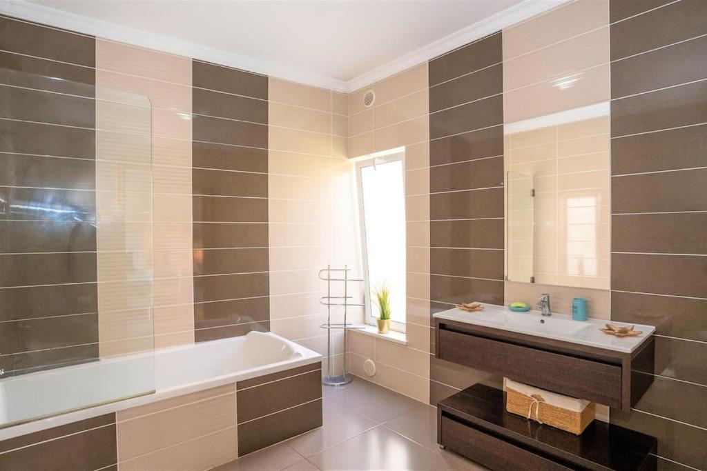 Luxuryvilla With Private Heated Pool And Spa 7P กัวเตย์รา ภายนอก รูปภาพ